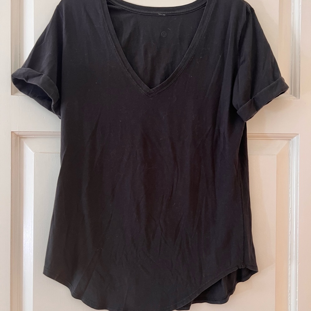 Lululemon size 8 rolled cuff t-shirt